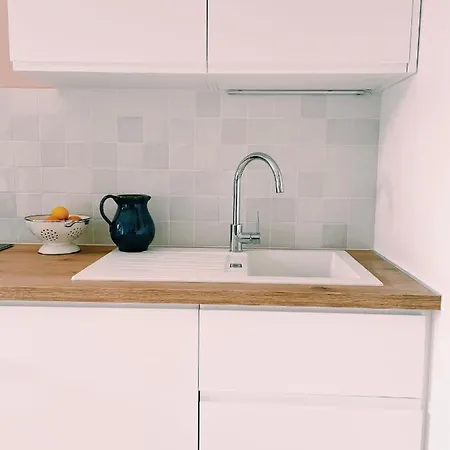 D'architecte A 150 M De La Apartment